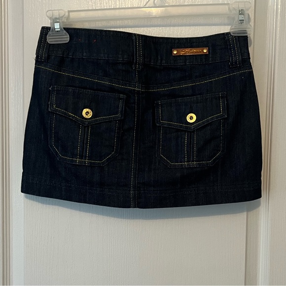 Guess dark denim mini skirt - Picture 2 of 3